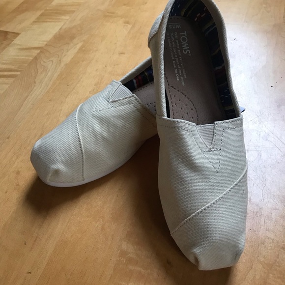 Toms Canvas Cream Classics Slip-on Shoes - Picture 3 of 4